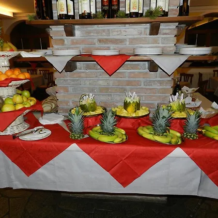 Hotel Locatori 3*