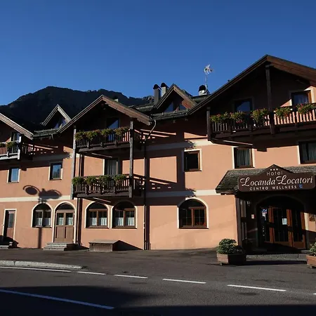 Hotel Locatori 3*