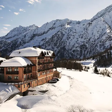 Hotel Locatori 3*